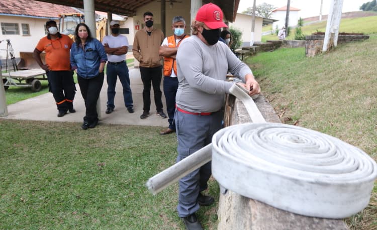 Treinamento ensina técnicas de prevenção e combate a incêndios em área rural