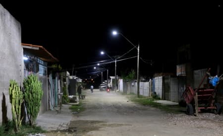 Vila Ita recebe iluminação de LED