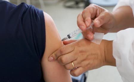 Jacareí segue com aplicação de primeira e segunda doses, além da dose de reforço, na segunda (6) e terça (7)