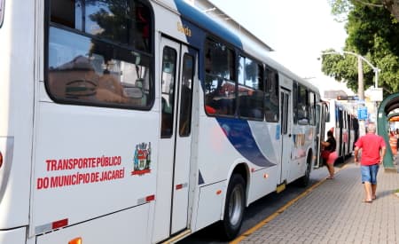 Prefeitura de Jacareí disponibiliza ônibus gratuitos para 2º turno das Eleições, no domingo (30)