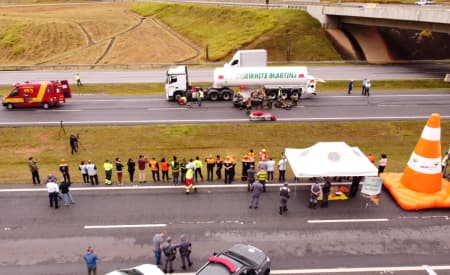 Defesa Civil e Guarda Municipal de Jacareí participam de simulado na Rodovia Carvalho Pinto