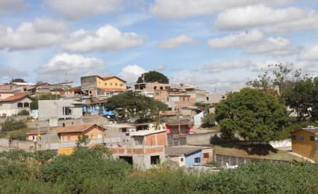 Prefeitura de Jacareí realiza cadastro socioeconômico no bairro Chácaras Guararema