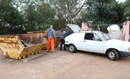 Prefeitura de Jacareí monta pontos emergenciais de coleta de lixo