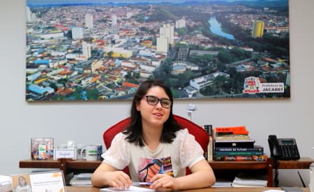 Prefeita mirim! Jovem toma posse e assume cargo de ‘prefeita por um dia’, em Jacareí