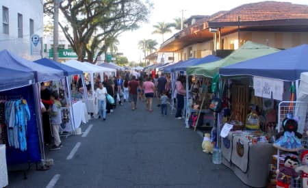 Feira dos Trilhos de domingo (27) tem gastronomia e lazer, com mais de 10 horas de shows