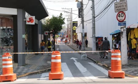 Rua Sargento Acrísio Santana é fechada a partir desta segunda-feira (28), para compras de natal