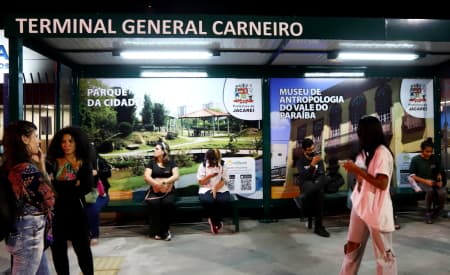 Novos terminais de ônibus de Jacareí têm área coberta, proteção de chuva e vento, isolamento térmico e acessibilidade