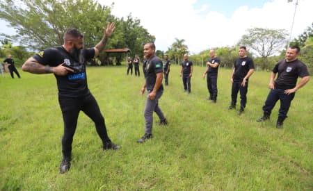 GCM de Jacareí participa de treinamento sobre uso de armamento