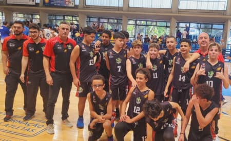 Jacareí vence Clube Espéria em rodada do Campeonato Metropolitano de Basquete