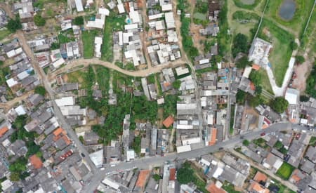 Prefeitura realiza novas visitas em casas no bairro Rio Comprido, dando início a Etapa 2 do processo de regularização fundiária
