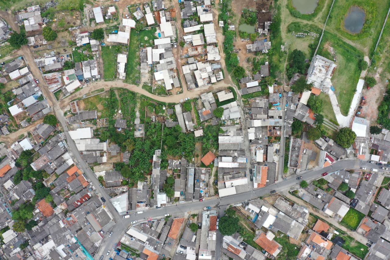 Prefeitura realiza entrega da documentação ao Cartório da 1ª etapa da Regularização Fundiária do Rio Comprido