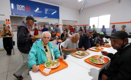 Bom Prato completa 3 anos com mais de 1,6 milhão de refeições servidas