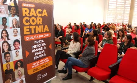 Servidores da Educação recebem qualificação sobre “Quesito Raça/Cor/Etnia” no Complexo Paulo Freire