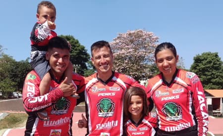 Pilotos de Jacareí vencem Copa Sudeste de Bicicross