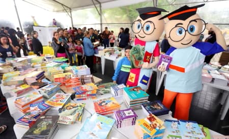 Mais de 50 mil pessoas lotam o Parque dos Eucaliptos e Biblioteca durante os três dias da FLIJ 2023