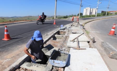 Obras de combate a erosão e enchentes no Jardim Santa Marina estão em fase final