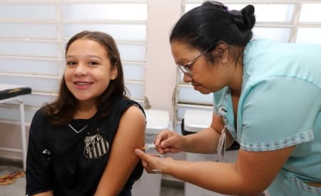 Prefeitura de Jacareí amplia vacinação contra a dengue para crianças e adolescentes de 10 a 14 anos