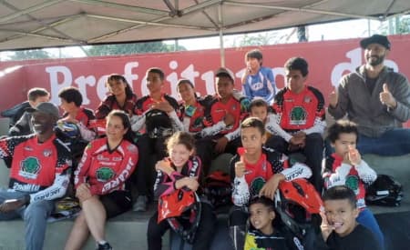 Atletas do bicicross de Jacareí vencem torneio em Indaiatuba