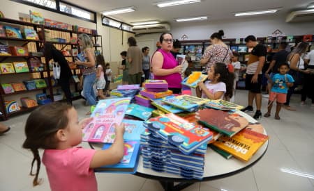 Mais de 50 mil pessoas lotam a Biblioteca e o Parque dos Eucaliptos durante os três dias da FLIJ 2024