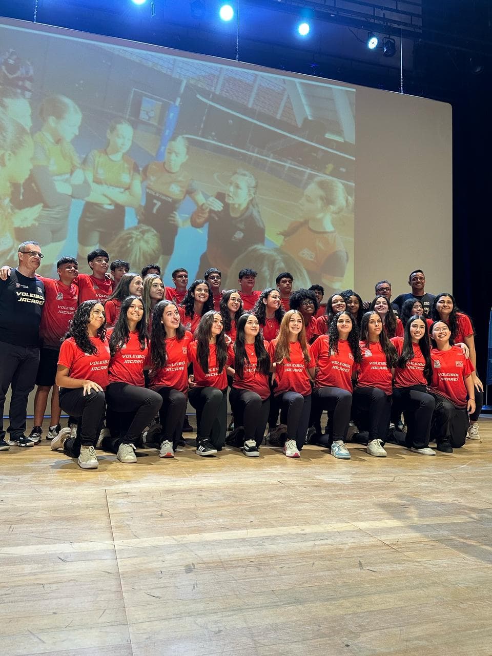 Equipe Sub-15 Feminina de Jacareí disputa a XXXIII Copa Regional de Voleibol