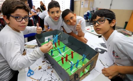 Tecnologia na educação! RecTec promove intensivo de brincadeiras inovadoras, criação de jogos e robótica nas escolas