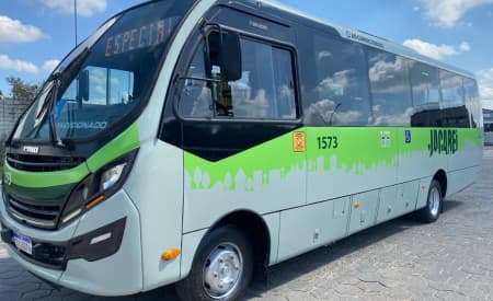Jacareí amplia frota com novos micro-ônibus climatizados e menos poluentes