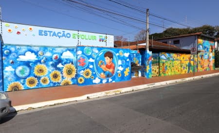 Mães de crianças atípicas se emocionam com entrega da Estação Evoluir