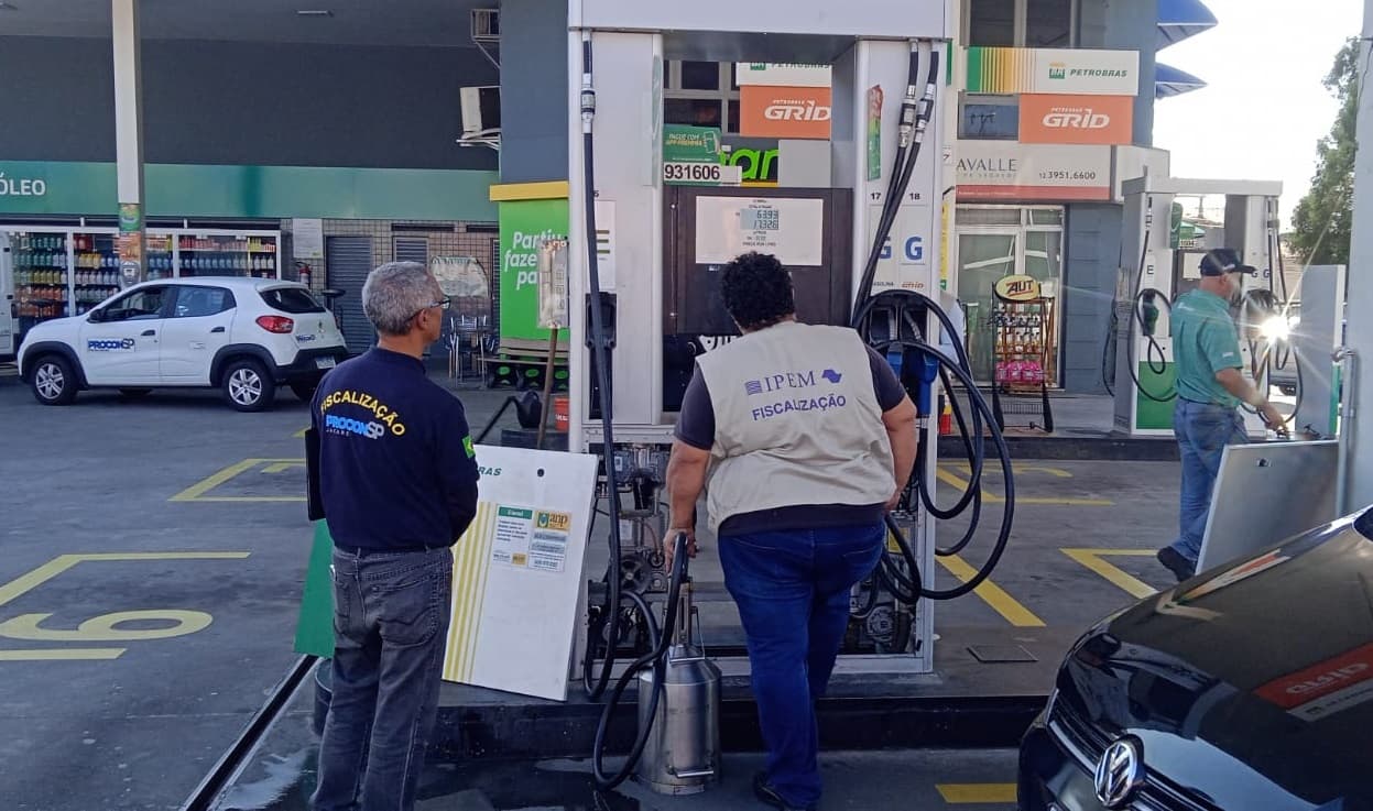 Procon aciona IPEM-SP para intensificar fiscalizações em postos de combustíveis