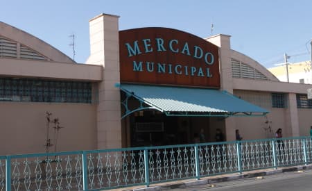 Mercado Municipal completa 63 anos com festa e serviços para a população