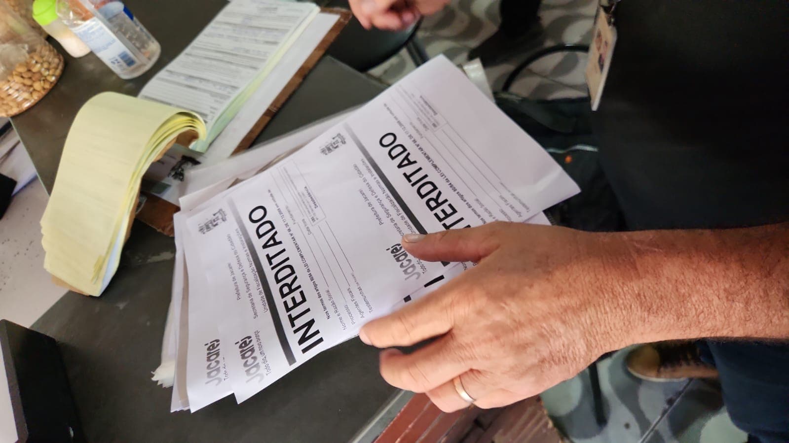 Operação “Antídoto” interdita três estabelecimentos e faz novas autuações em ação de fiscalização