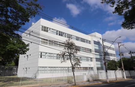 Após mais de 10 anos paralisada, obra do novo Fórum é entregue