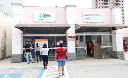 PAT tem 30 vagas de emprego abertas para rede de supermercado