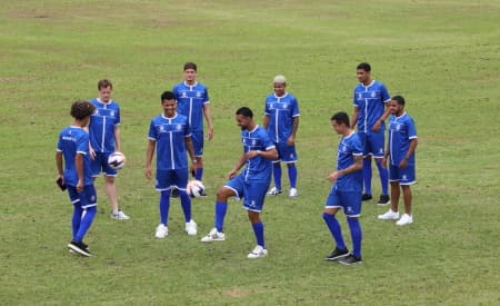 Jacareí mantém boa fase no futebol e levanta taça no rugby feminino