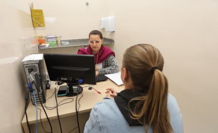 Ouvidoria itinerante da saúde percorre diversas unidades para atendimento aos munícipes