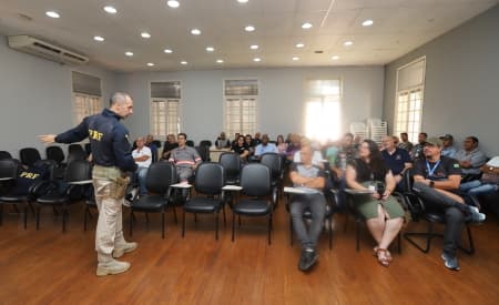 Secretaria de Saúde de Jacareí capacita motoristas da área e reforça segurança no trânsito