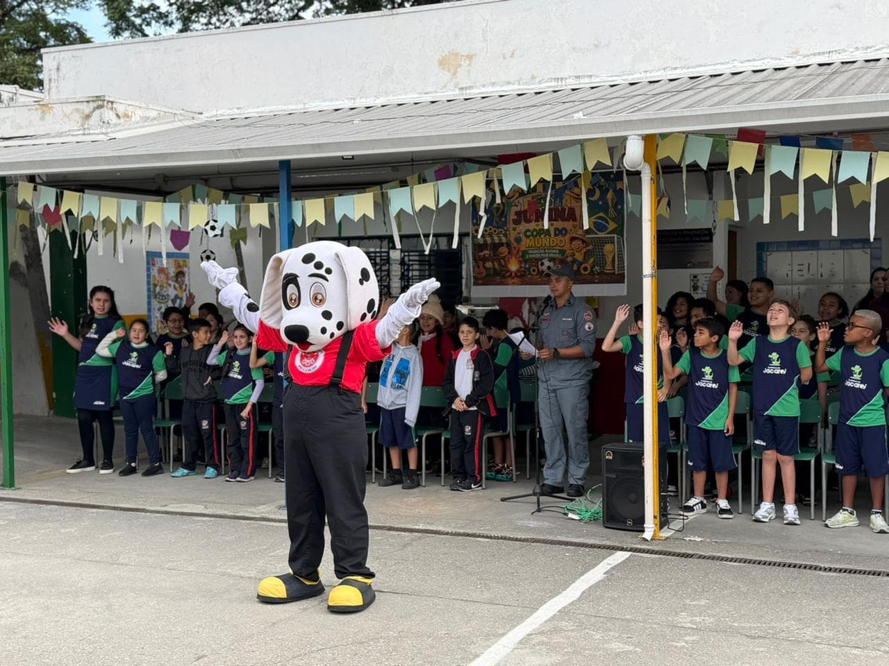 “Bombeiro na Escola” fecha 1º semestre com formação de mais de 1.500 crianças da rede municipal, em Jacareí