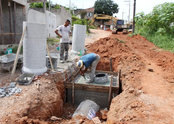 Começam obras de drenagem no bairro Primeiro de Maio