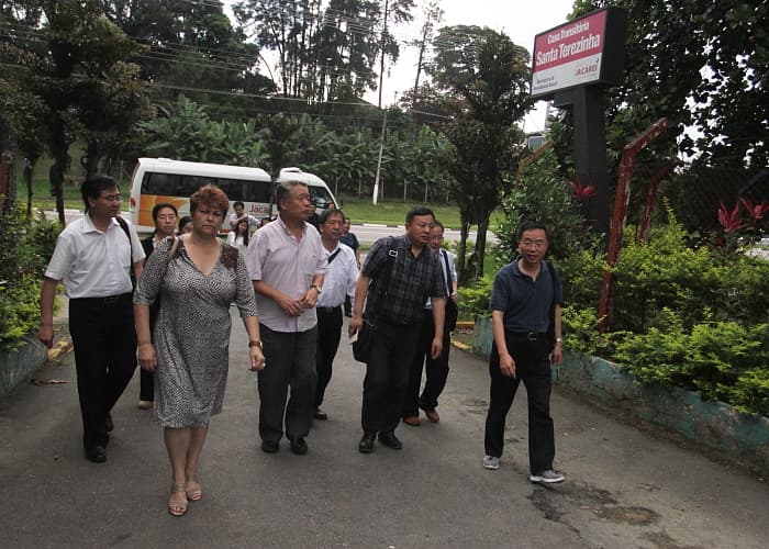 Comitiva chinesa visita Jacareí para conhecer programas sociais