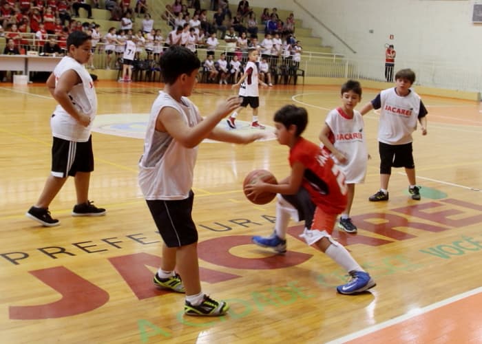 Equipes de base do basquete jogarão sábado no EducaMais Centro pelo Paulista