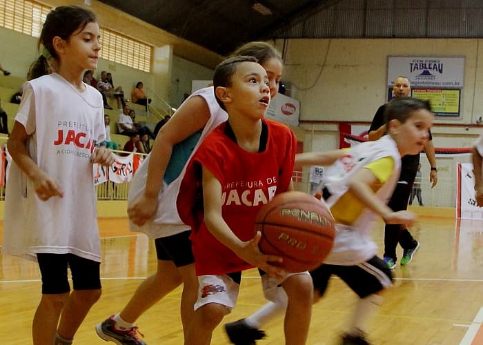 Educamais Centro sedia jogos do Paulista de Basquete para categorias de base no domingo
