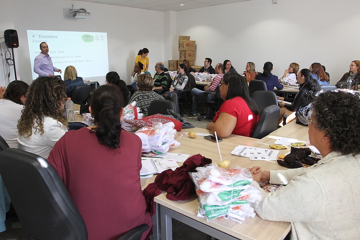 Jacareí realiza capacitação de funcionários para Programa Olímpico de Educação