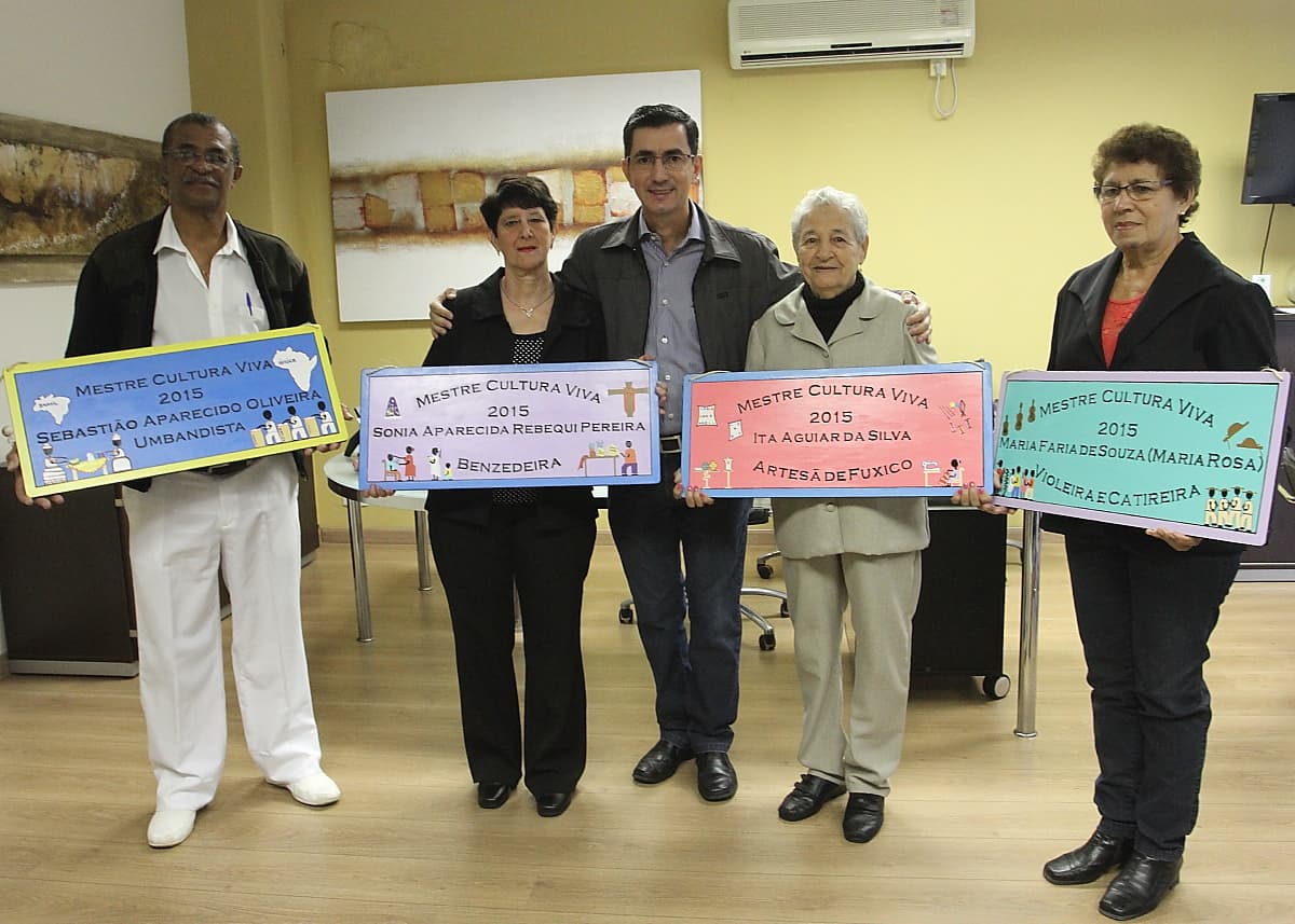 Jacareí entrega prêmio Mestre da Cultura Viva