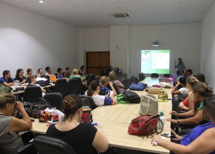Vigilância à Saúde faz palestra sobre Dengue e H1N1 na escola Antônio José de Siqueira