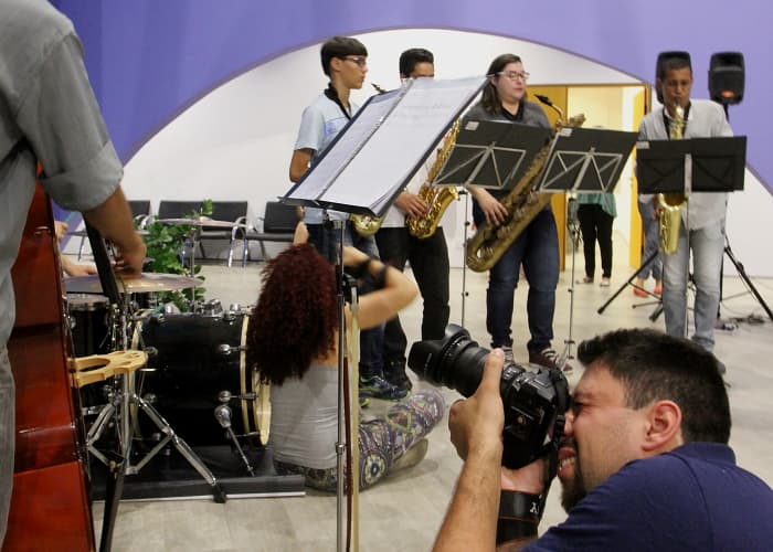 Estão abertas as vagas para oficinas de fotografia e Hip Hop