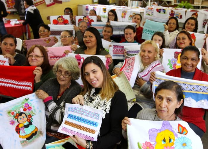 Encerramento de oficinas na Biblioteca do Parque Meia-Lua reúne 42 alunas