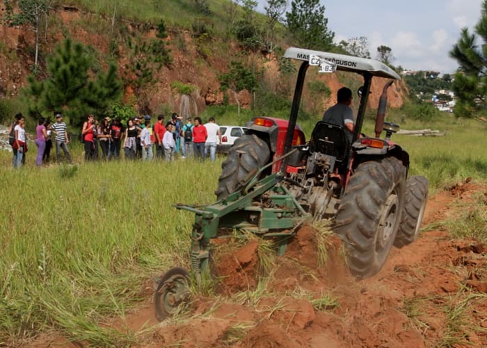 Em parceria com a Prefeitura, “Jovem Aprendiz Rural” leva cursos gratuitos a jovens de Jacareí