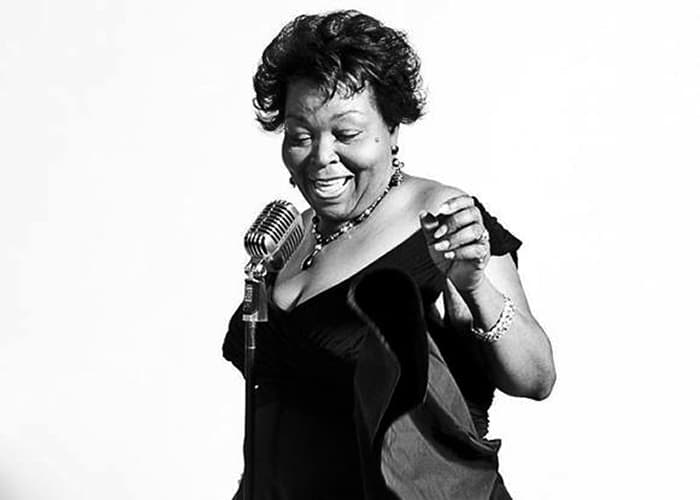 Jackie Scott no Clube do Blues para começar a semana