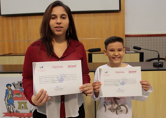 Alunos tomam posse como Prefeita e Presidente da Câmara por um dia