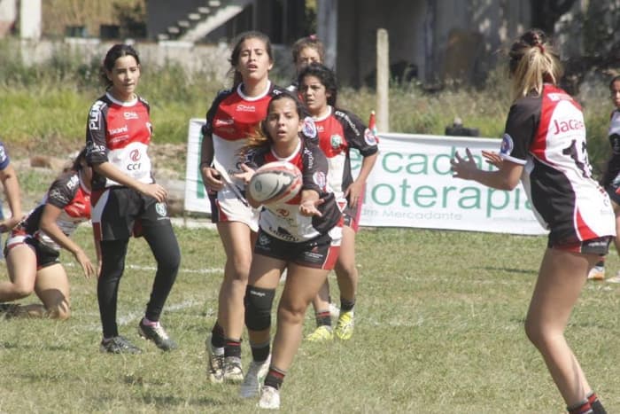 Equipe feminina do Jacareí Rugby disputa Copa São Paulo