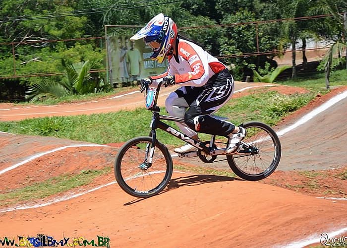 Jacareí Bicicross faz quatro campeões Paulista de BMX 2016